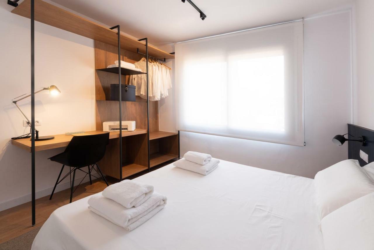 Petit Luxe L'Atic Apartment ตาราสซา ภายนอก รูปภาพ