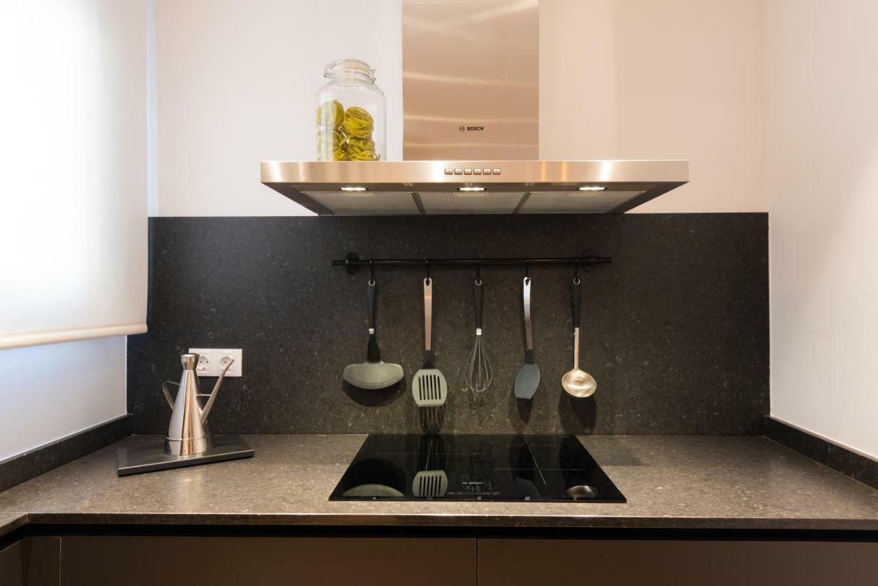 Petit Luxe L'Atic Apartment ตาราสซา ภายนอก รูปภาพ