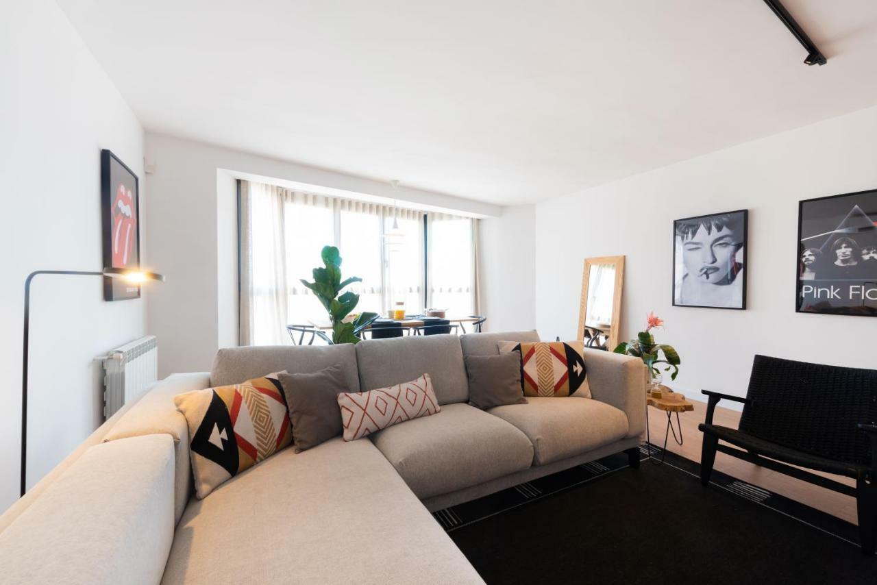 Petit Luxe L'Atic Apartment ตาราสซา ภายนอก รูปภาพ