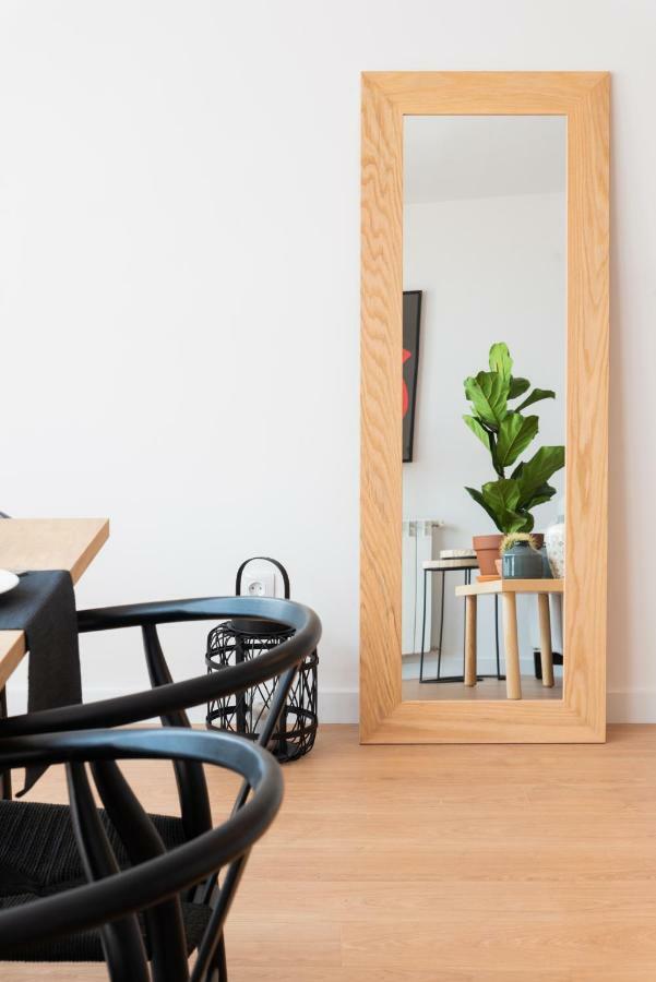Petit Luxe L'Atic Apartment ตาราสซา ภายนอก รูปภาพ